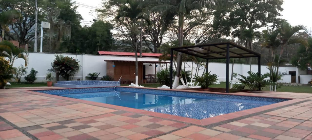 SE ALQUILA - FINCA GIRARDOTA