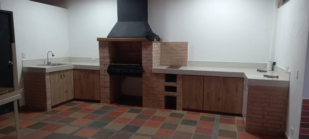 SE ALQUILA - FINCA GIRARDOTA